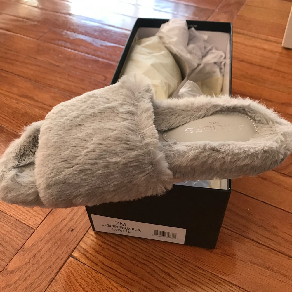 J/Slides, LT Gray, Faux Fur, Size 7
